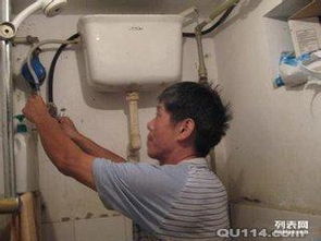 鱼缸管道出水孔堵了怎么疏通(鱼缸水管堵了怎么清理)