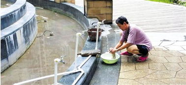 塑料刷子掉厕所管道了 怎么疏通(塑料刷子掉进蹲坑,会堵住吗)