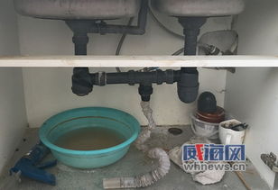从楼下怎么疏通楼上的下水管道(楼下怎么堵住楼上下水道)