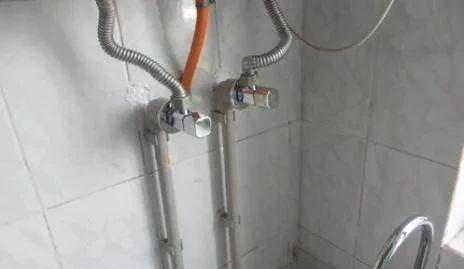 热水管道堵死了怎么疏通(热水管堵住了怎么疏通)