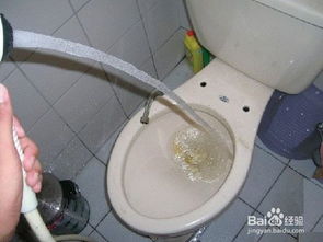 马桶主管道堵了个人怎么疏通(马桶主管道堵塞怎么疏通)