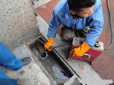 管道被布堵死怎么疏通(管道被堵了怎么才能把它快速弄通)