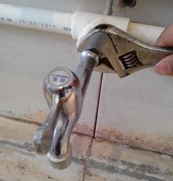 水龙头氧化怎么疏通管道(水龙头氧化了怎么办)