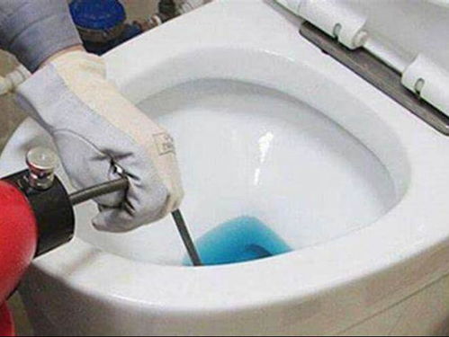 蹲厕管道疏通器怎么使用(蹲便器 管道疏通)