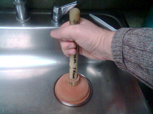 管道疏通神器水槽怎么用(疏通水槽的方法) 管道疏通神器水槽怎么用(疏通水槽的方法)