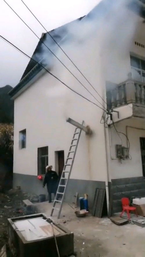 老家烟筒堵了怎么疏通管道(农村烟筒堵住了怎么办)