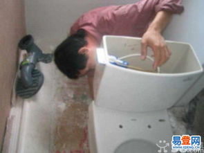 水箱在马桶里怎么疏通管道(水箱到马桶的管道怎么清洗) 水箱在马桶里怎么疏通管道(水箱到马桶的管道怎么清洗)