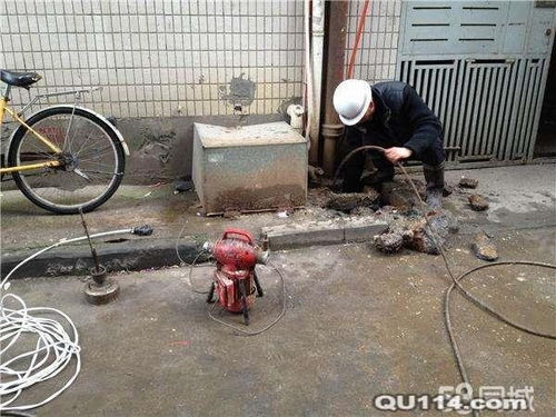 晾衣杆堵电梯怎么疏通管道(晾衣杆不小心掉下楼怎么办)
