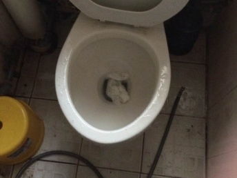 厕所管道堵死了怎么疏通 厕所管道堵死了怎么疏通