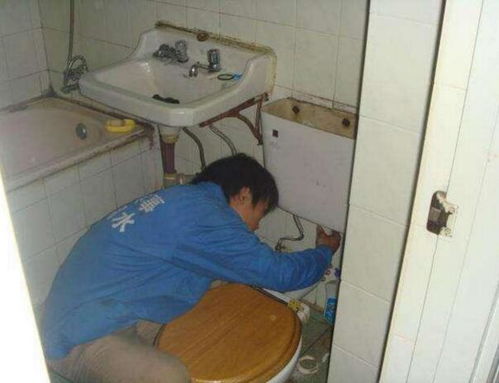马桶管道半堵怎么快速疏通(马桶管道半堵怎么快速疏通小妙招)