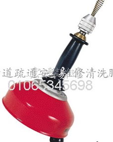 怎么使用手摇管道疏通器(怎样用手摇疏通器疏通下水道)