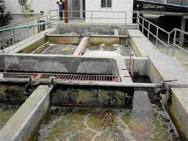 化粪池管道冻了怎么疏通(化粪池冻住怎么办)