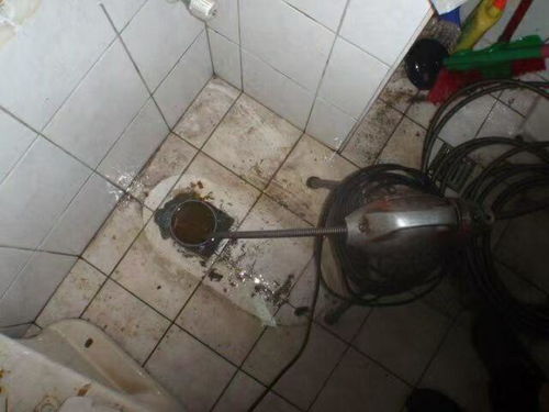 管道堵了咋办呢怎么疏通(管道堵了怎么疏通?