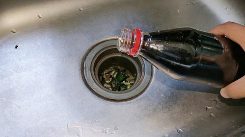 可乐疏通下水管道怎么用(可乐疏通下水管道怎么用图解)