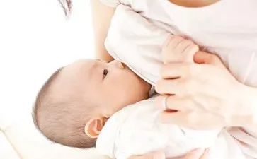 怎么给妈妈疏通奶水管道(怎么给宝妈疏通乳房)