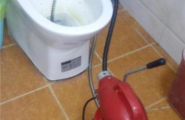 麒麟马桶管道疏通器怎么用(麒麟马桶管道疏通器怎么用的)