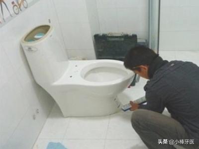 管道疏通剂坐便怎么用(管道疏通剂疏通马桶有用吗)
