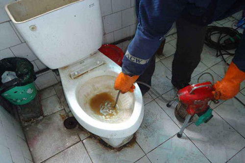 厕所管道冻了怎么疏通(卫生间水管冻了怎么快速解冻)