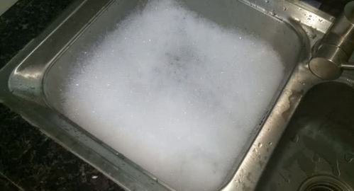 怎么疏通洗碗池水管道呢(如何疏通洗碗池)