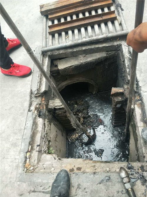 管道疏通器应该怎么用(管道疏通器怎么用 手摇)