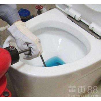 怎么无工具疏通马桶管道(怎么无工具疏通马桶管道堵塞)