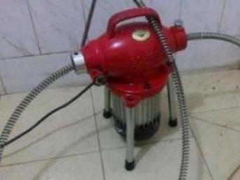 手动管道疏通器怎么拐弯(手动管道疏通器怎么拐弯的)