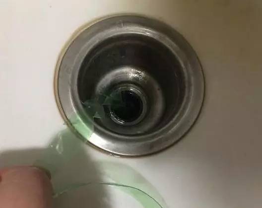 地漏有弯头怎么疏通管道(地漏弯头堵了怎么办)