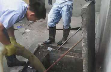 管道疏通师傅怎么算工资(管道疏通工作一般多少钱一个月)