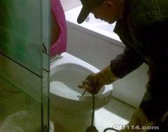 马桶管道疏通自己怎么解决(疏通马桶的管子怎么用啊)