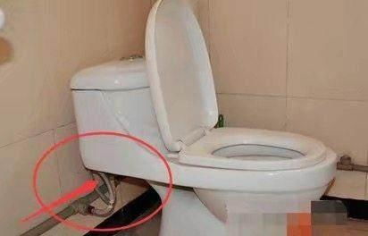 泡面堵塞管道怎么疏通图解(泡面堵马桶了怎么办)