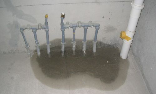 水缸漏孔堵塞怎么疏通管道(水缸漏洞怎么堵起来)