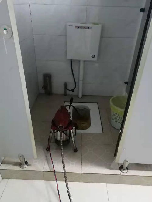 房间闷热怎么疏通管道呢(房间闷热怎么通风)