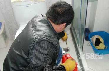 洗脸面盆怎么疏通管道(洗脸盆堵塞疏通小妙招)