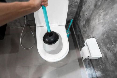 马桶疏通管道通怎么用(马桶疏通的怎么用)
