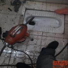 铁球堵马桶怎么疏通管道(铁沙球掉进马桶怎么办)