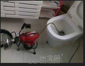 管道马桶疏通机怎么用(管道疏通剂疏通马桶正确用法)