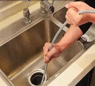 怎么疏通油箱回气管道(油箱回气管堵了要修吗)