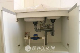 水槽怎么快速疏通管道(如何疏通水槽)