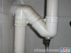 马桶管道怎么彻底疏通(马桶水管堵塞如何疏通)