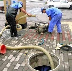 管道堵住水泥怎么疏通(管道水泥堵了有什么方法清理)