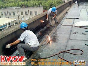 屋顶管道堵塞怎么疏通(屋顶的管道)